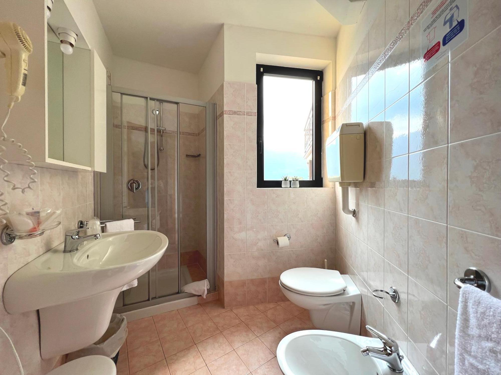 Village Bazzanega - Montagnoli Group Tremosine Room photo